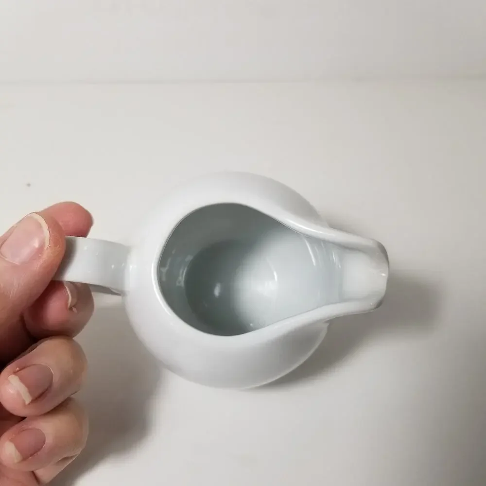Crofton creamer small 7.4 ounces